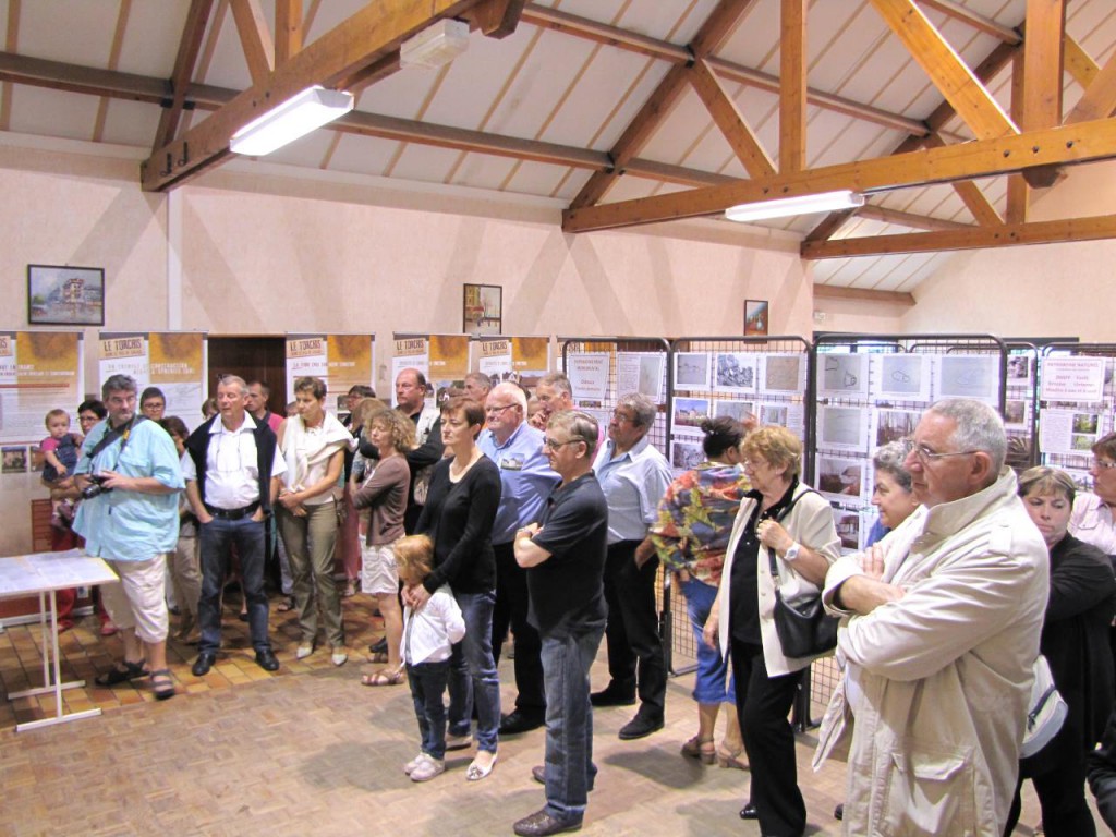 Elus et habitants du canton d'Hucqueliers venus assister à l'inauguration.