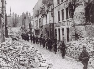 Boulogne en 1944 (Archives canadiennes, coll. La Coupole)